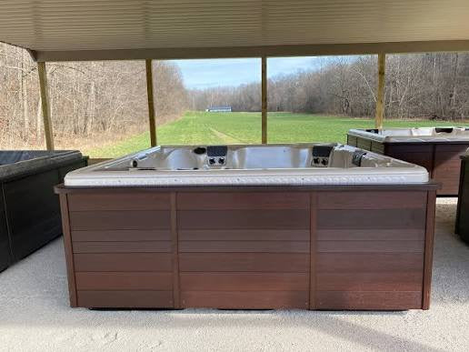 Vitality Saltwater Hot Tub – Medium