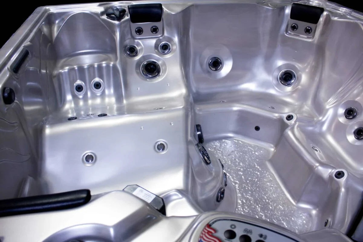 Vitality Saltwater Hot Tub – Large